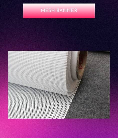 Banner Anfrageformular für Mesh Banner aufgerollt auf Kartonrolle und leicht ausgeschlagen zum Vorzeigen